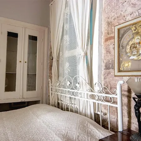 Kuleli Konak * Ayvalı