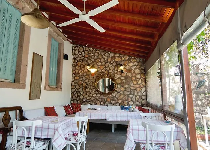 Kuleli Konak * Ayvalı