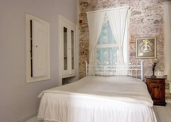 Kuleli Konak Ayvalı